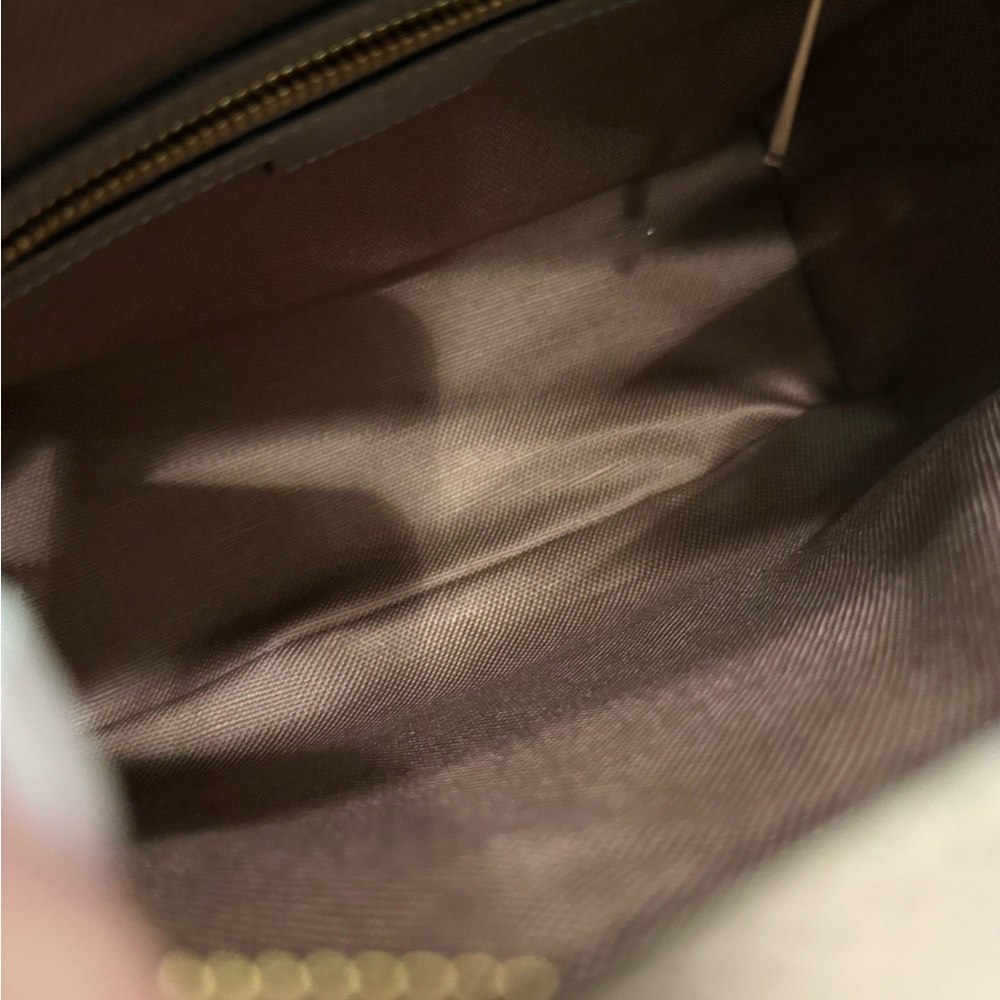 Gucci Tan Monogram Shoulder Bag - Picture 4 of 4